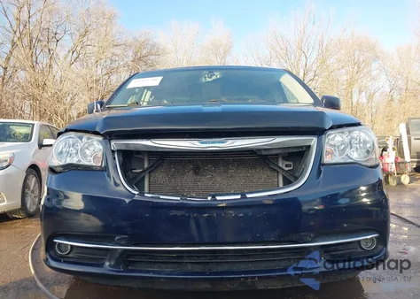 2015 Chrysler Town & Country Touring z USA, uszkodzony, nr VIN 2C4RC1BGXFR601753